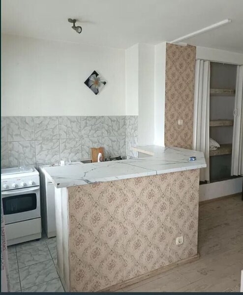 Basarabia - Tina Petre, Bloc mixt- garsoniera